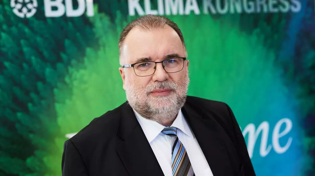 Fordert von der Politik mehr Spielraum für unternehmerische Entscheidungen - der Präsident des Bundesverbandes der Deutschen Industrie, Siegfried Russwurm. - Bild: Joerg Carstensen/dpa