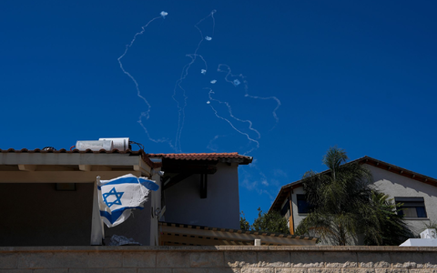 Israel verfügt über ein mehrstufiges Raketenabwehrsystem. Doch Experten warnen vor Engpässen. (Archivbild) - Foto: Baz Ratner/AP/dpa
