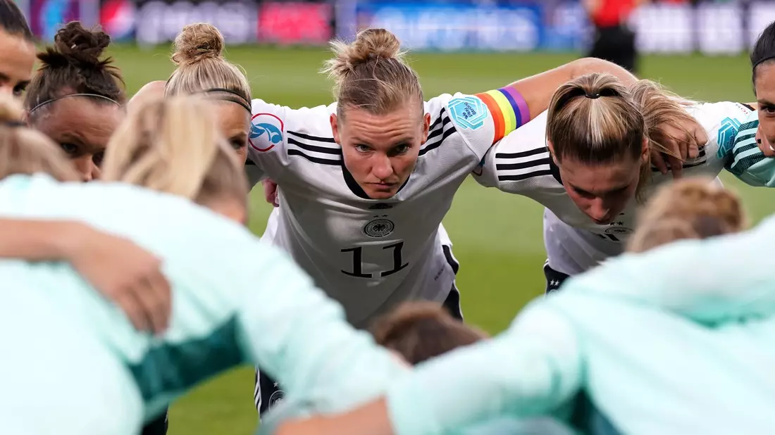 Die langjährige DFB-Kapitänin Alexandra Popp wird in Duisburg verabschiedet. - Bild: Nick Potts/PA Wire/dpa