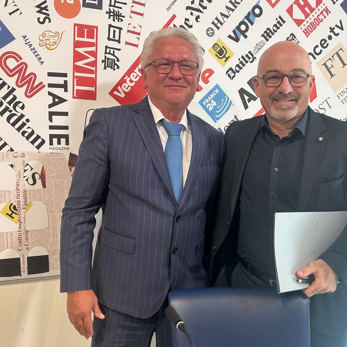 Armin Papperger, Vorstandschef von Rheinmetall, ist bei einer Pressekonferenz der Rüstungskonzerne Leonardo und Rheinmetall. Die beiden Konzerne aus Italien und Deutschland wollen in einem gemeinsamen Unternehmens Kampf- und Schützenpanzer bauen. - Foto: Christoph Sator/dpa