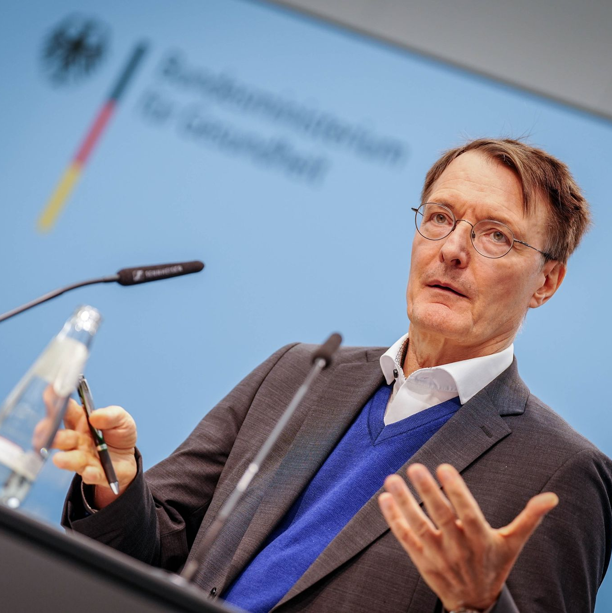 Setzt sich für die Widerspruchslösung in der Organspende ein: Gesundheitsminister Karl Lauterbach. (Archivbild) - Foto: Kay Nietfeld/dpa