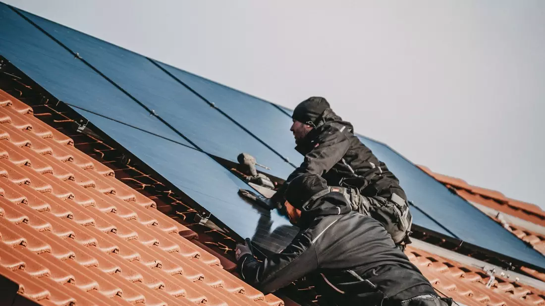 Mit der SunSpace Solar GmbH zur eigenen PV-Anlage auf Spezialdächern - Bild: presseportal.de