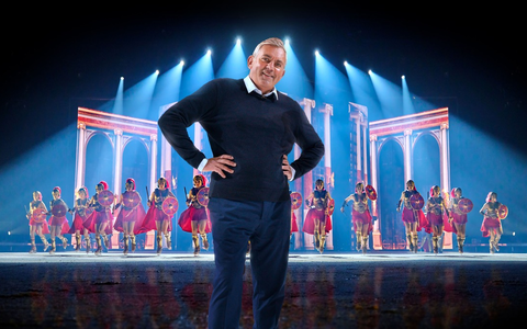 Kaminer Inside: Holiday on Ice: Zum 80. Jubiläum blickt Wladimir Kaminer für 3sat hinter die Kulissen - Foto: presseportal.de