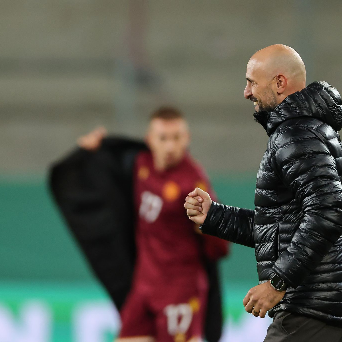 Trainer Antonio di Salvo hat die EM-Quali mit der U21 ungeschlagen beendet.  - Foto: Daniel Löb/dpa