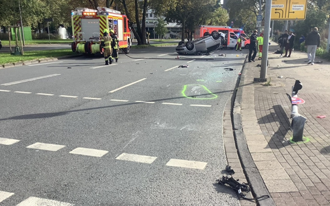 FW-GE: Verkehrsunfall in Gelsenkirchen Schalke mit mehreren verletzten Personen - Foto: presseportal.de