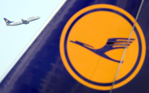Lufthansa führt die Entscheidung unter anderem auf  - Foto: Arne Dedert/dpa