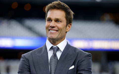 Tom Brady ist in der NFL nicht mehr nur Ex-Quarterback und TV-Experte, sondern nun auch Team-Besitzer. - Foto: Gareth Patterson/AP/dpa