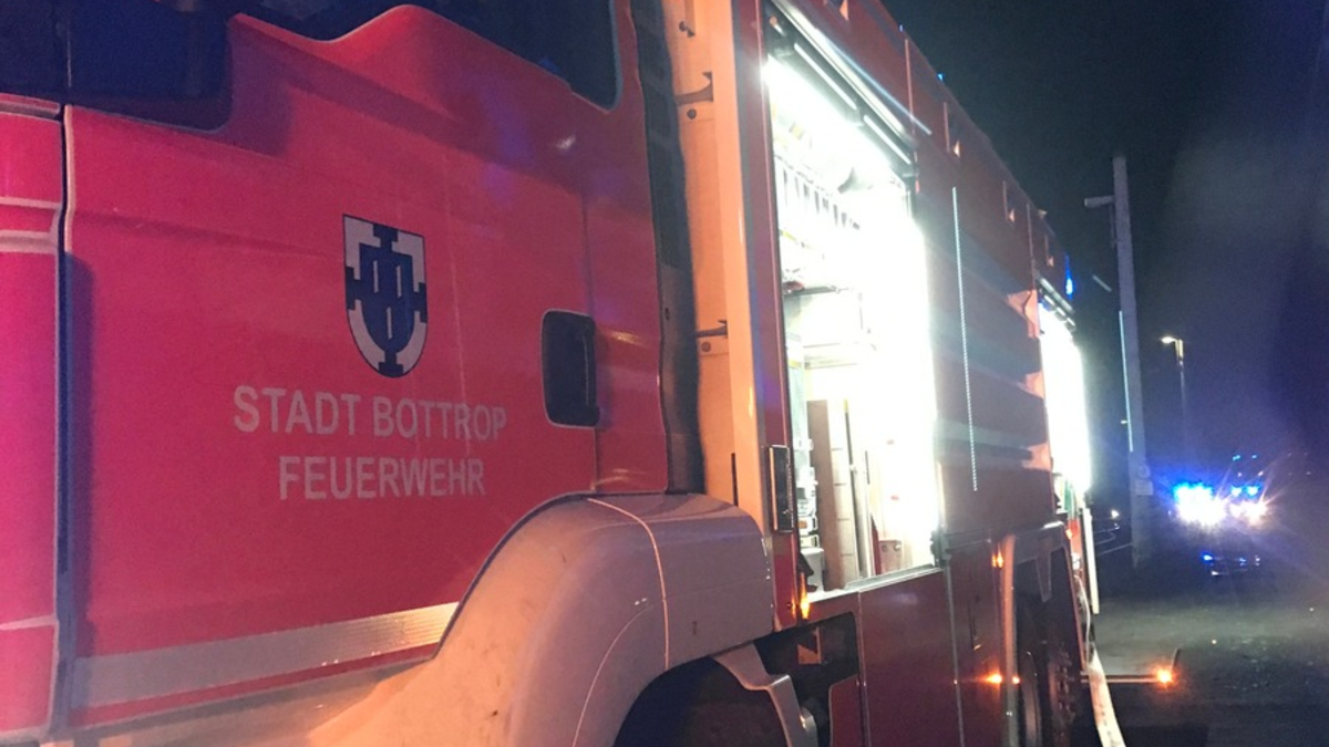 FW-BOT: Brand im Maschinenraum eines Kohlefrachters - Foto: presseportal.de