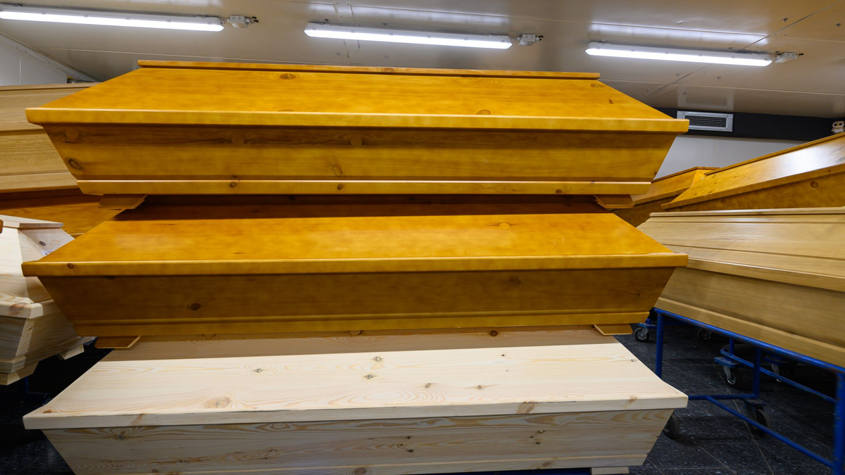 In Großbritannien fehlt eine gesetzliche Regulierung für Bestatter, warnt eine Untersuchung. (Symbolbild) - Foto: Robert Michael/dpa-Zentralbild/dpa