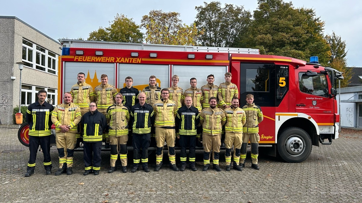 FW Alpen: Erfolgreicher Abschluss der Truppmann Module 1 und 2 der Feuerwehren Alpen, Sonsbeck und Xanten - Foto: presseportal.de