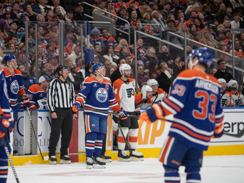 Die Edmonton Oilers haben das Spiel gegen die Philadelphia Flyers am Ende noch gedreht. - Foto: Amber Bracken/The Canadian Press/AP/dpa