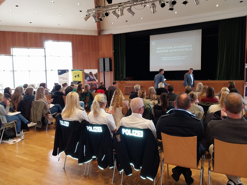 POL-DA: Höchst: Infoveranstaltung #AKTION SCHUTZSCHILD - Schutz von Kindern und Jugendlichen vor sexuellem Missbrauch und sexualisierter Gewalt - Foto: presseportal.de