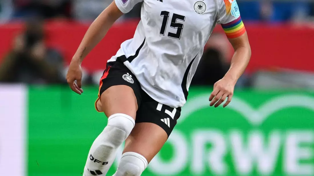 Bayern-Star Giulia Gwinn soll die deutsche Elf gegen England auf den Rasen führen. - Bild: Sebastian Christoph Gollnow/dpa