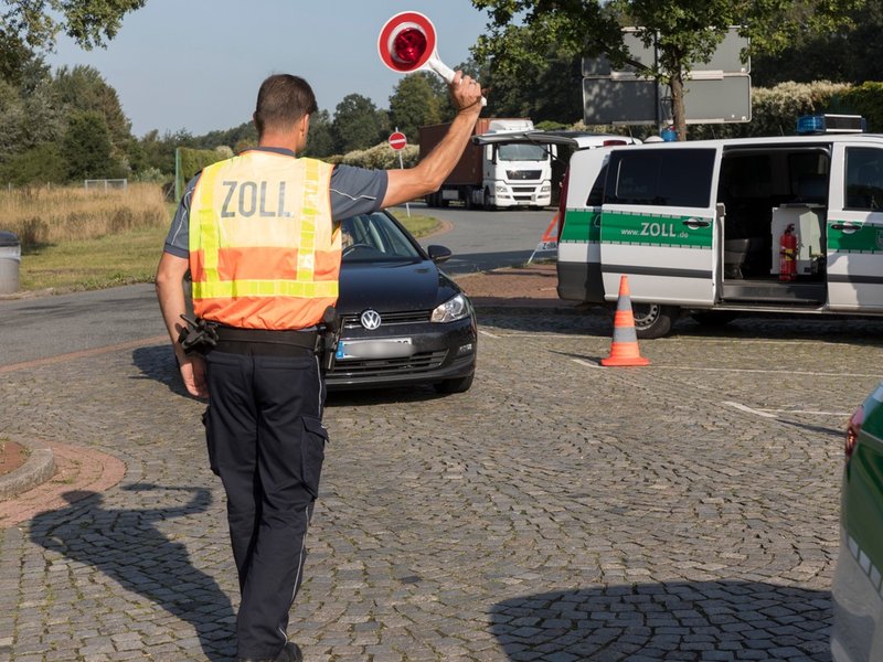 HZA-OS: Osnabrücker Zoll stellt 345 Liter Substitute von Tabakwaren sicher; Steuerschaden in Höhe von 69.000 Euro - Foto: presseportal.de