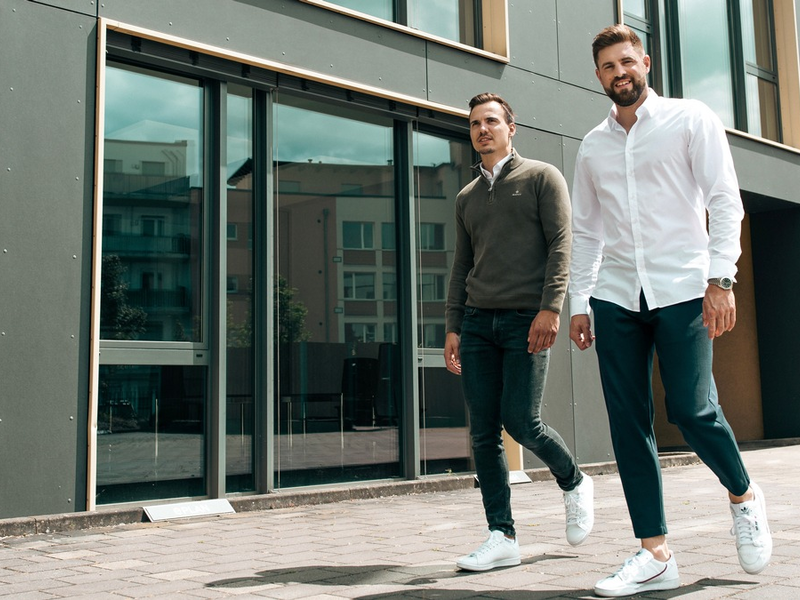 Kundenerfahrungen, die in Erinnerung bleiben: Max Grinda und Felix Hahnewald beenden den Fachkräftemangel für Pflegeunternehmen - Foto: presseportal.de