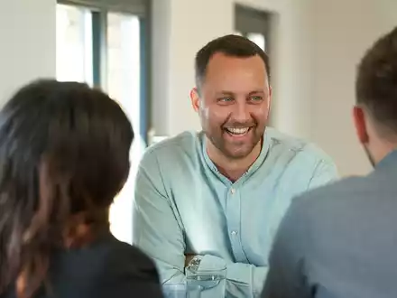 Bewährte Strategien für maximale Wirkung: Maximilian Karpf verrät, wie Unternehmen im B2B-Marketing auch mit geringem Budget erfolgreich werden - Foto: presseportal.de