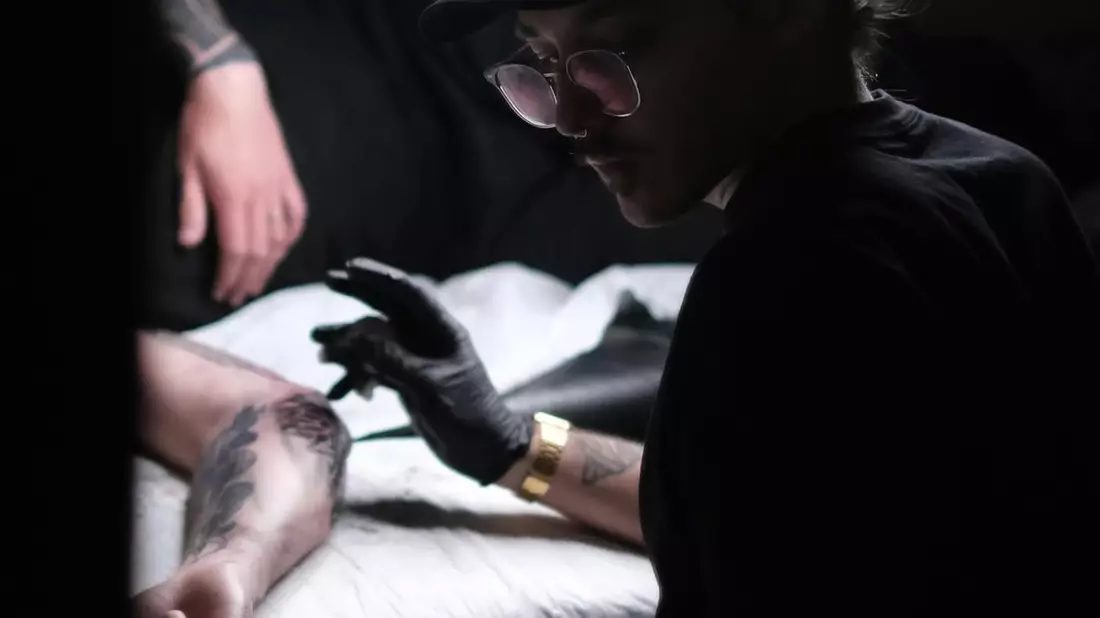 Tattoo als Kunstform: Wie Inklabs in Berlin Körperkunst neu definiert - Bild: presseportal.de