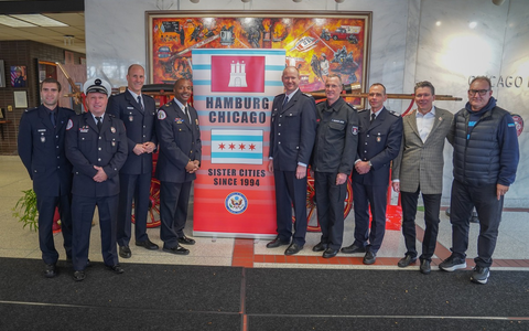FW-HH: Hamburg - Chicago: Feuerwehren bekräftigen Zusammenarbeit durch Letter of Intent - Foto: presseportal.de
