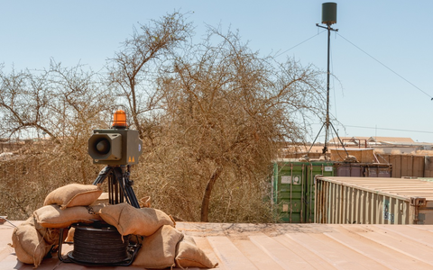 Material kommt an: Letztes Radarsystem zum Feldlagerschutz termingerecht übergeben - Foto: presseportal.de