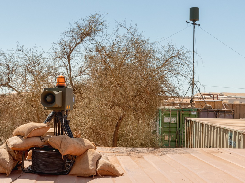 Material kommt an: Letztes Radarsystem zum Feldlagerschutz termingerecht übergeben - Foto: presseportal.de