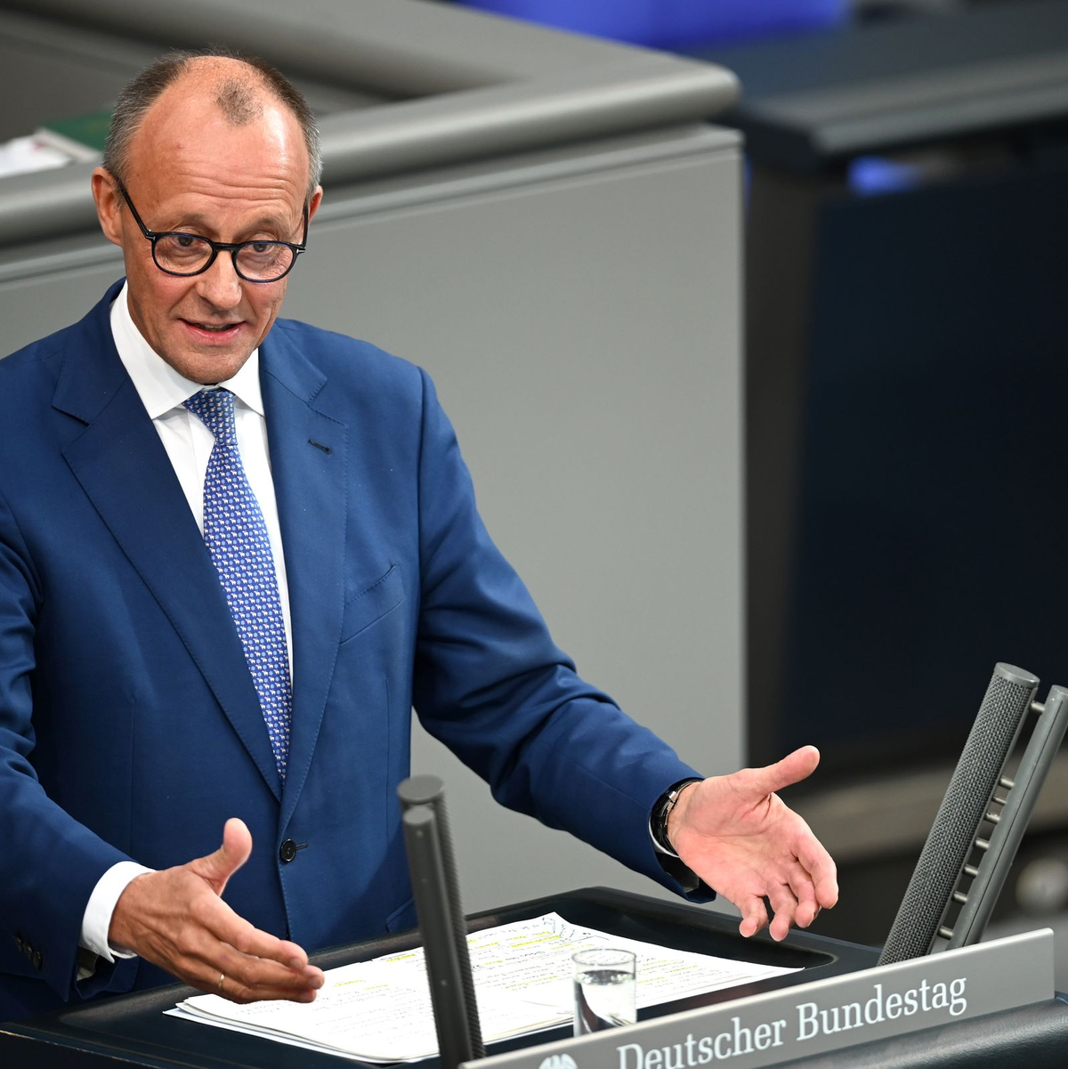 Unionsfraktionschef Merz antwortet auf Scholz' Regierungserklärung - Foto: Rabea Gruber/dpa