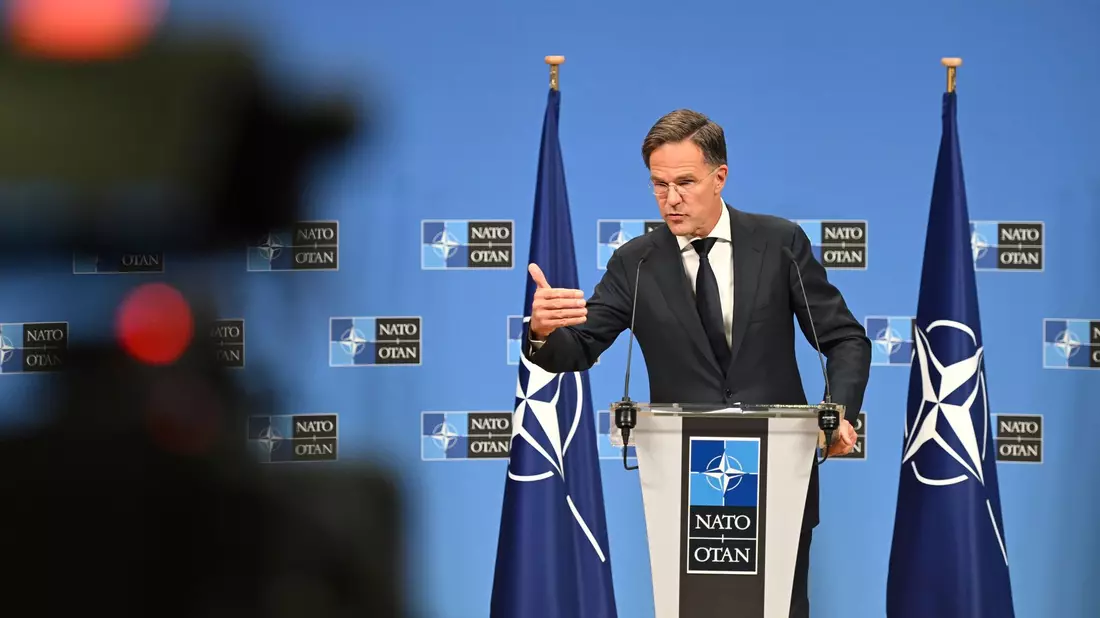 Sieht die Bündnisstaaten auf Kurs: Nato-Generalsekretär Mark Rutte. (Archivbild) - Bild: Harry Nakos/AP/dpa