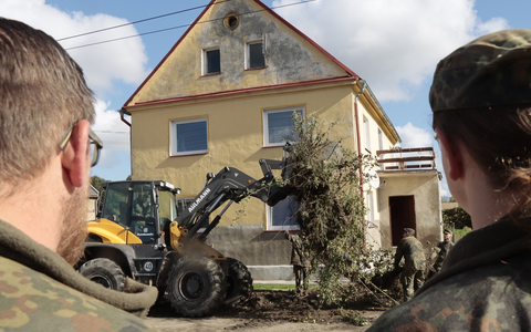 Bayerische Pioniere helfen nach Hochwasser in Schlesien - Foto: presseportal.de
