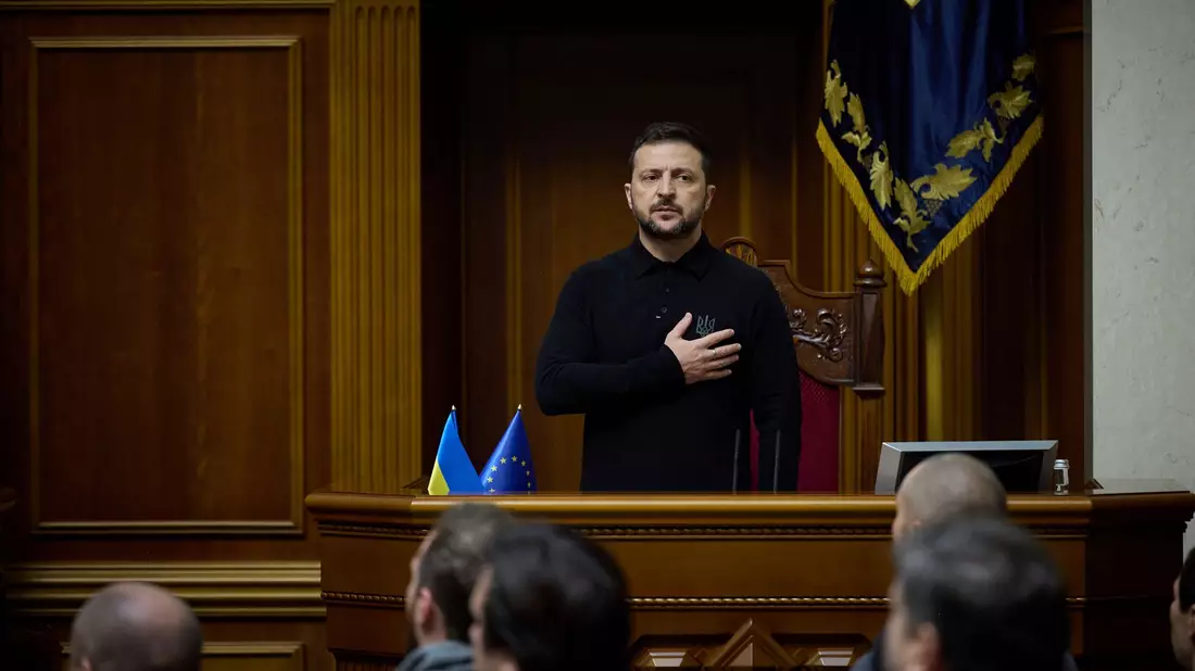 Präsident Selenskyj hat im Parlament in Kiew seinen «Siegesplan» zur Beendigung des Krieges mit Russland vorgestellt. - Bild: Press Service Of The President O/Press Service Of The President Of Ukraine/AP