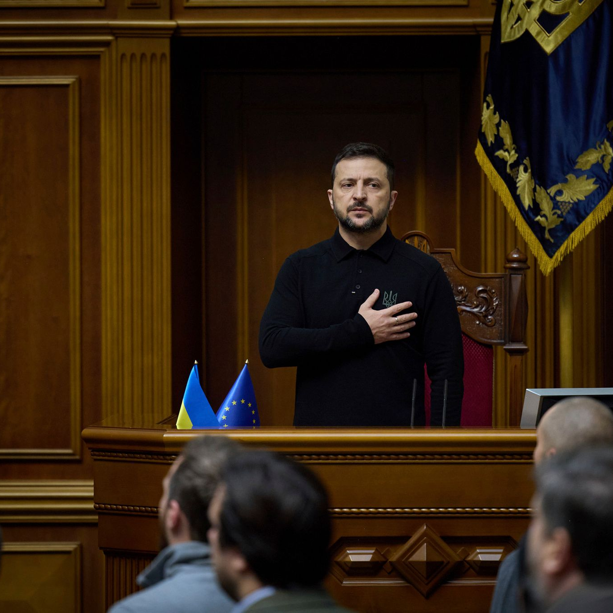 Präsident Selenskyj hat im Parlament in Kiew seinen «Siegesplan» zur Beendigung des Krieges mit Russland vorgestellt. - Foto: Press Service Of The President O/Press Service Of The President Of Ukraine/AP