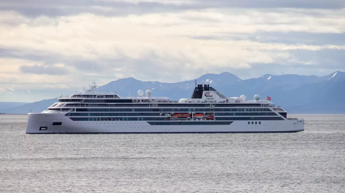 Riesige Kreuzfahrtschiffe transportieren Touristen in die Antarktis, etwa von Südamerika aus. (Archivbild) - Bild: Cristian Urrutia/telam/dpa