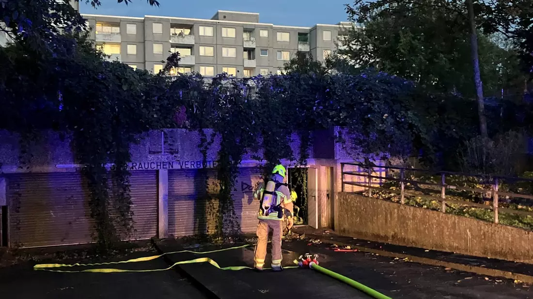 FW Hannover: Feuer in einer Tiefgarage - Bild: presseportal.de