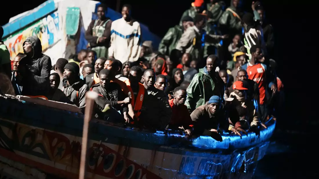 Sollten Migranten Asylanträge künftig in Zentren außerhalb der EU stellen müssen? Das ist eine Frage, die derzeit kontrovers diskutiert wird. (Archivbild) - Bild: Humberto Bilbao/Europa Press/AP/dpa