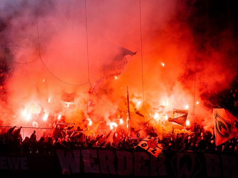 Der DFB hat in der Saison 2023/24 gegen die Vereine aus den ersten drei Ligen Geldstrafen in Höhe von rund 12,5 Millionen Euro verhängt. - Foto: Rolf Vennenbernd/dpa