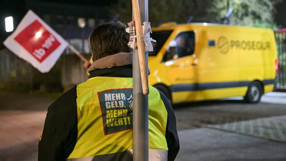 Die Warnstreiks sollen bis Freitag dauern und am Wochenende wird in der Regel nicht gearbeitet- - Bild: Hannes P. Albert/dpa
