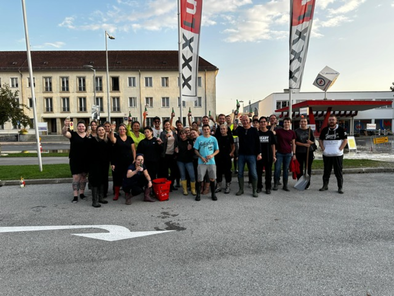 Mannschaft von XXXLutz St. Pölten - Foto: XXXLutz KG über pressetext.de