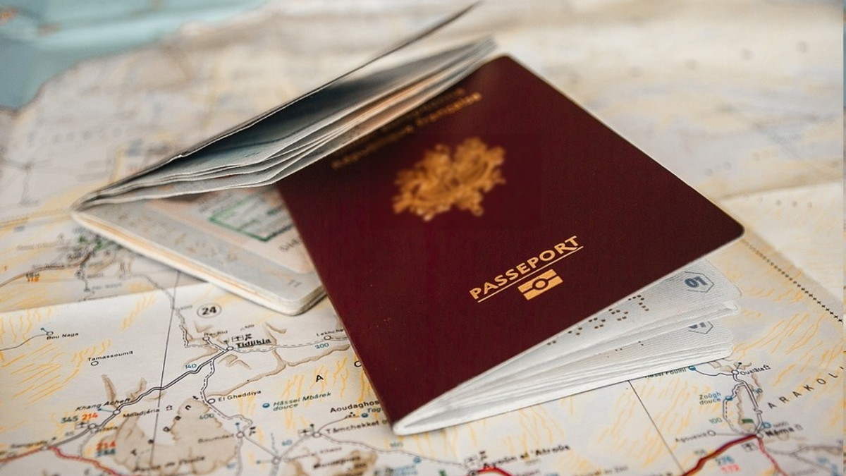 BPOL NRW: Mojito oder Mate? 37-jähriger Kubaner versucht mittels gefälschter Dokumente als Argentinier durchzugehen, entkommt jedoch nicht den wachsamen Augen der Bundespolizisten - Foto: presseportal.de