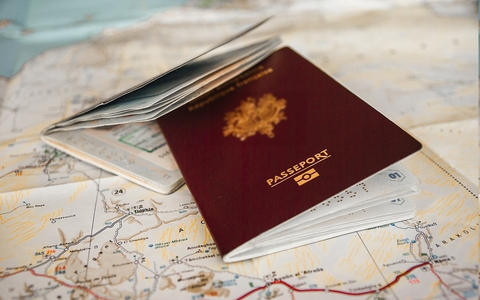 BPOL NRW: Mojito oder Mate? 37-jähriger Kubaner versucht mittels gefälschter Dokumente als Argentinier durchzugehen, entkommt jedoch nicht den wachsamen Augen der Bundespolizisten - Foto: presseportal.de