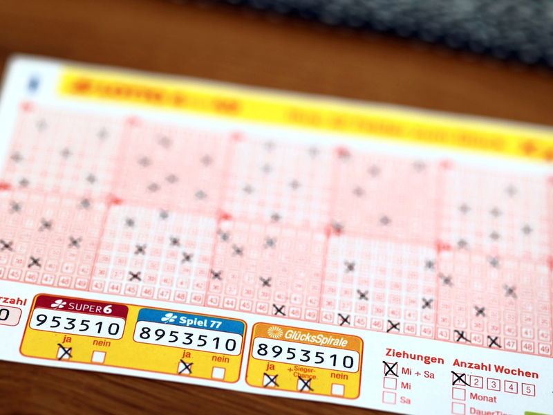 Spiel 77: Millionär im Raum Bottrop / Rund 1,4 Millionen für ein Ja - Foto: presseportal.de