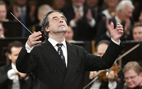 Riccardo Muti dirigiert das Wiener Neujahrskonzert 2025. (Foto: Archiv) - Foto: Hans Punz/APA/dpa