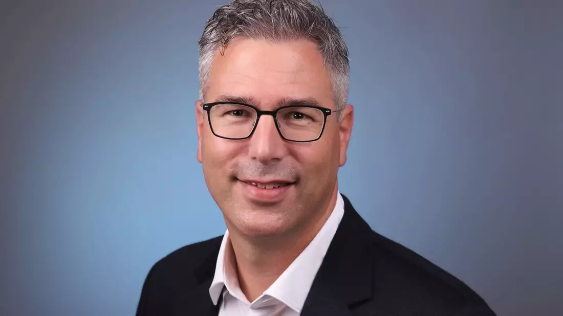 RHÖN-KLINIKUM Campus Bad Neustadt besetzt Chefarztposition der Klinik für Anästhesiologie und Intensivmedizin neu / Privatdozent Dr. med. Alexander Raddatz verstärkt zum 1. Dezember 2024 das Team - Bild: presseportal.de