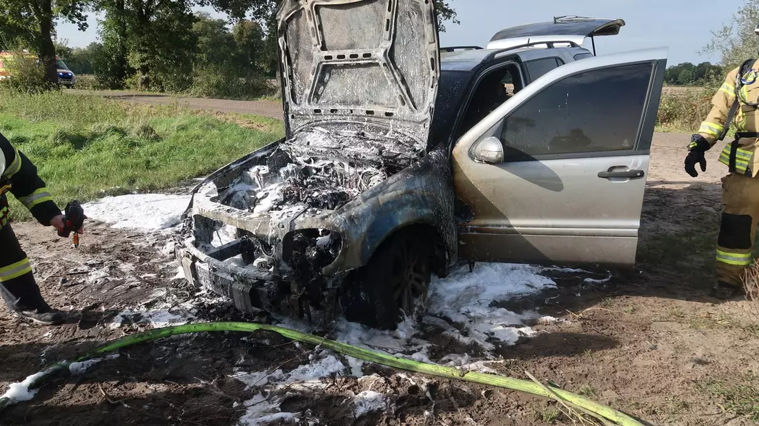 POL-DEL: Landkreis Oldenburg: Fahrzeugbrand in Hatten - Bild: presseportal.de