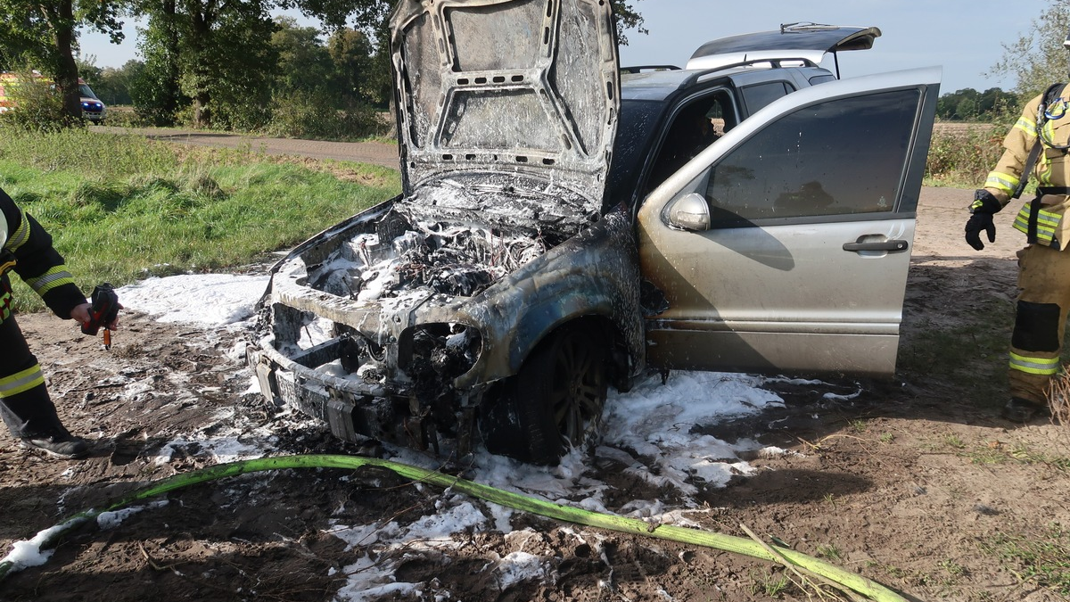 POL-DEL: Landkreis Oldenburg: Fahrzeugbrand in Hatten - Foto: presseportal.de