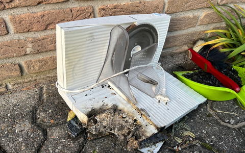 FW Hambühren: Feuerwehrmann rückt zu Brand in eigener Küche aus / Rauchmelder verhindern womöglich Schlimmeres - Foto: presseportal.de