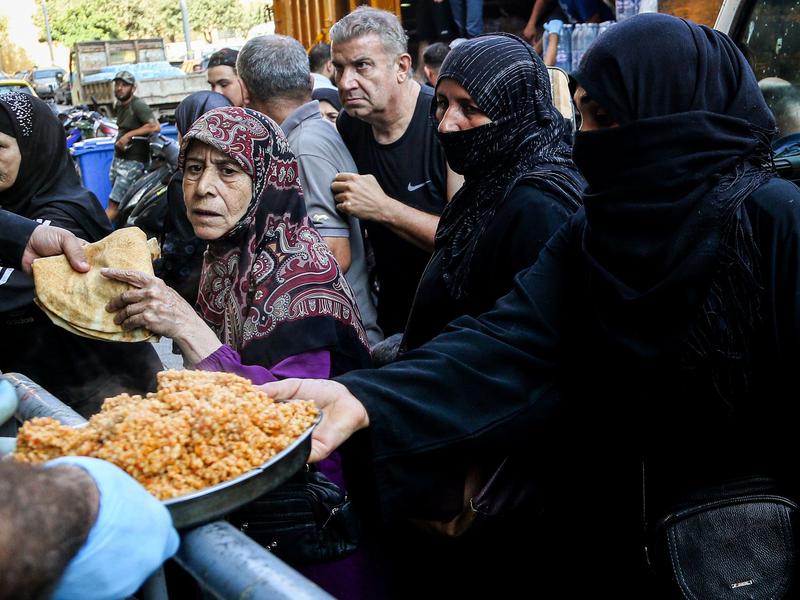 Viele der Vertriebenen im Libanon sind auf humanitäre Hilfe angewiesen. - Foto: Marwan Naamani/dpa