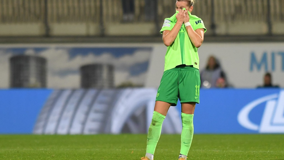 Alexandra Popp gibt nach einer Knöchelblessur Entwarnung. - Foto: Swen Pförtner/dpa