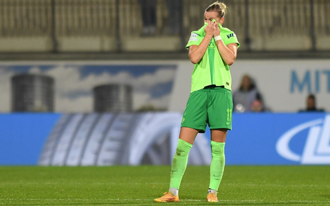 Alexandra Popp gibt nach einer Knöchelblessur Entwarnung. - Foto: Swen Pförtner/dpa