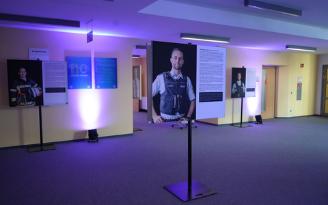 POL-LM: Ausstellung Der Mensch dahinter im Polizeipräsidium Westhessen - Foto: presseportal.de
