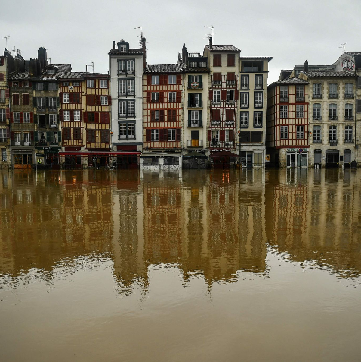 In manchen Regionen fielen rekordverdächtige Niederschläge.  - Foto: Gaizka Iroz/AFP/dpa