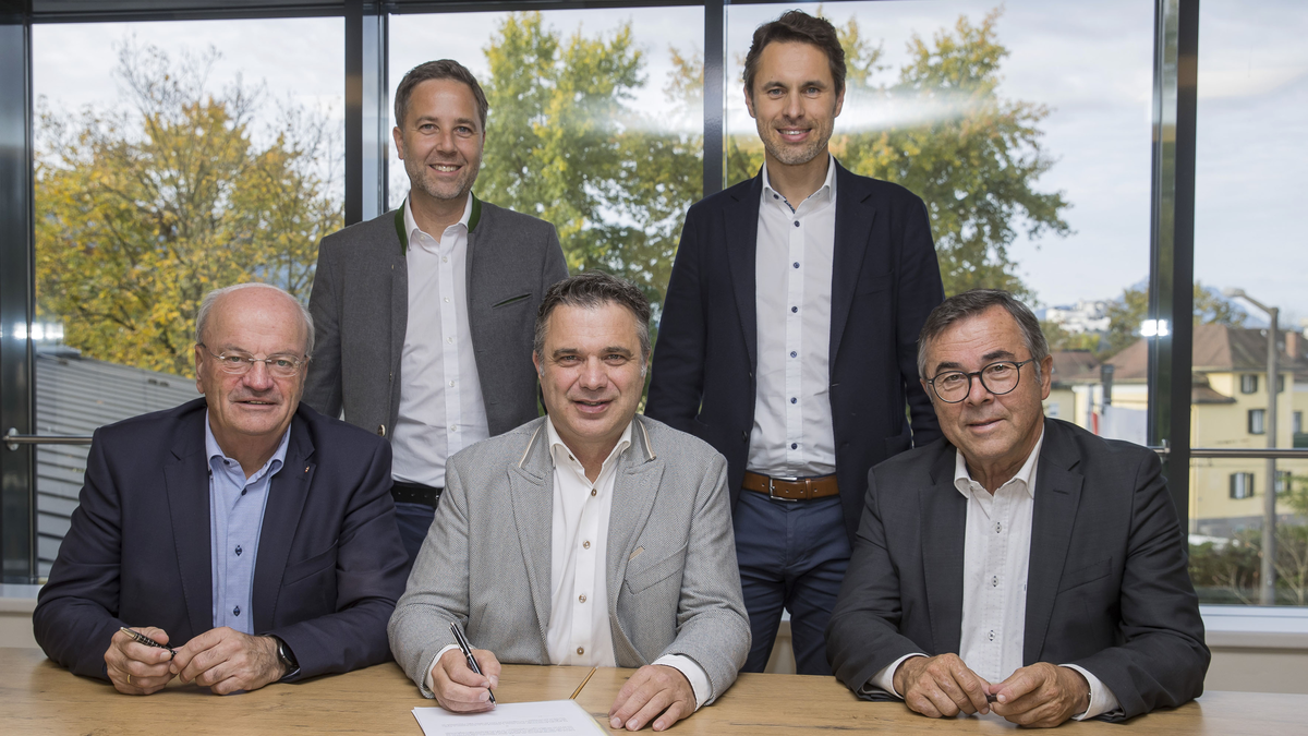 SWB-Vertragsunterzeichnung - Foto: Neumayr über pressetext.de