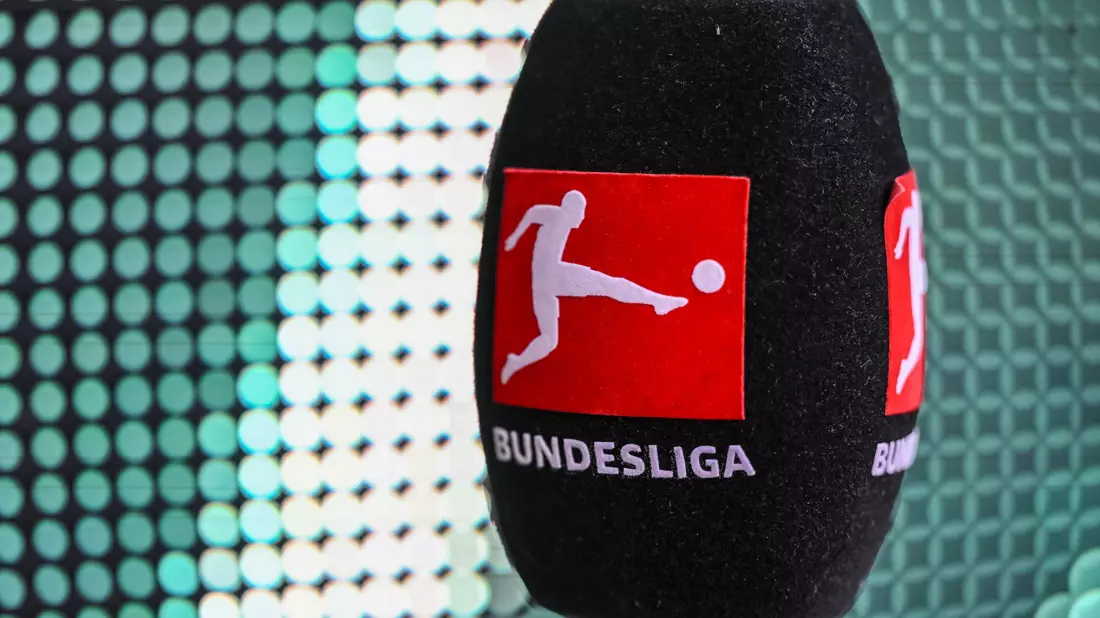 Die Deutsche Fußball Liga startet den Verkauf der TV-Rechte Ende November neu. - Bild: Harry Langer/dpa
